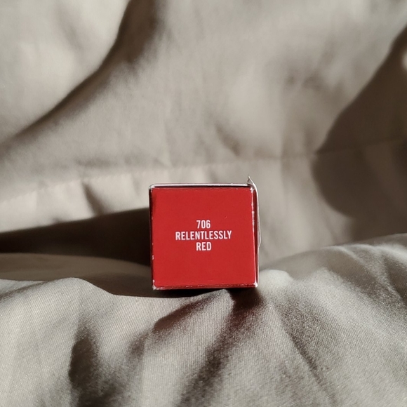 Mac Retro matte lipstick 706 Relentlessly Red - Picture 3 of 3